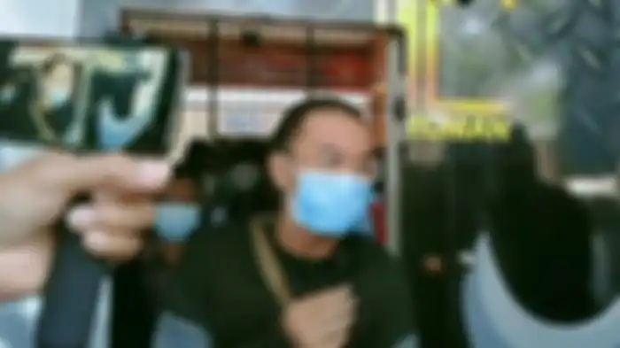 Asep Lutpi Suparman (23), pemilik Kafe Look Up, keluar dari Lapas Kelas II B Tasikmalaya, setelah menjalani kurungan tiga hari, Minggu (18/7/2021). 