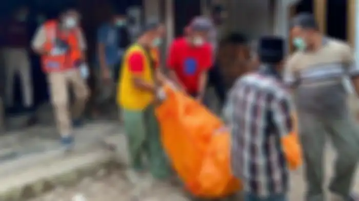Nenek di Ponorogo meninggal dunia setelah kepalanya dicangkul oleh cucunya sendiri (6/9/2021).