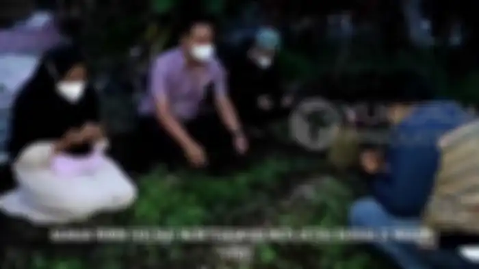 40 hari pembunuhan ibu dan anak, istri muda Yosef nangis depan pusara Tuti, beri pengakuan ini     Artikel ini telah tayang di TribunnewsBogor.com dengan judul 40 Hari Tewasnya Ibu dan Anak, Istri Muda Yosef Nangis Depan Pusara Tuti, Mimin Ungkap Pengakuan Ini, https://bogor.tribunnews.com/2021/09/2