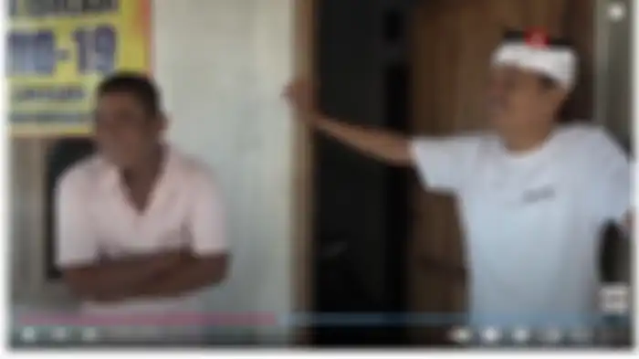 Hansip Sabel tersipu malu digoda Kang Dedi Mulyadi.