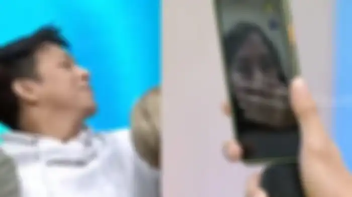 Tingkah Syahnaz Sadiqah yang malu-malu ketika disapa Ariel Noah
