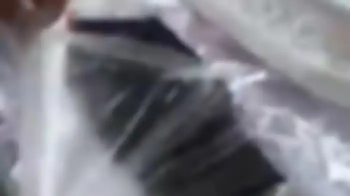 Kantong celana orang asing di dalam peti mati yang seharusnya berisi mayat bayi