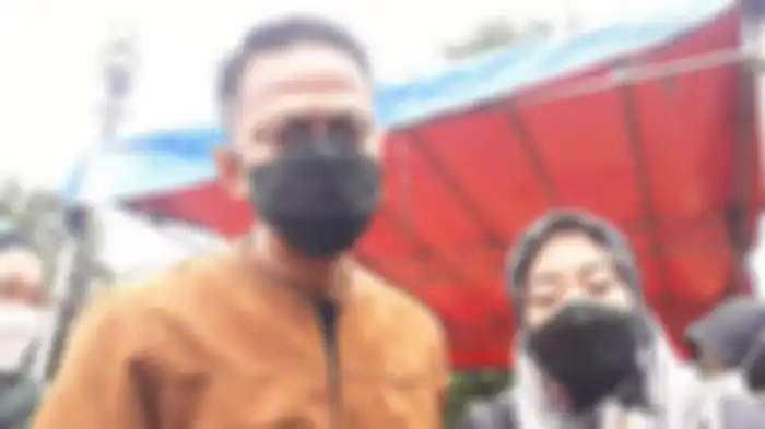 Doddy Sudrajat, ayah Vanessa Angel bersyukur makam anaknya tak pernah sepi dari peziarah. 