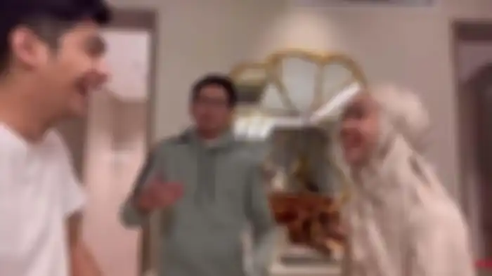 Malam Pertama, Ria Ricis dan Teuku Ryan Diganggu Karyawannya Bernama Dicky 