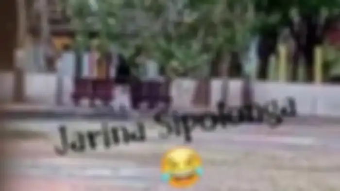 Muda-mudi mesum di pinggir Pantai Tamarunang, Kecamatan Binamu, Kabupaten Jeneponto.