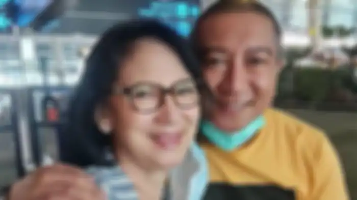 Maureen bersama putranya Rio Tengker