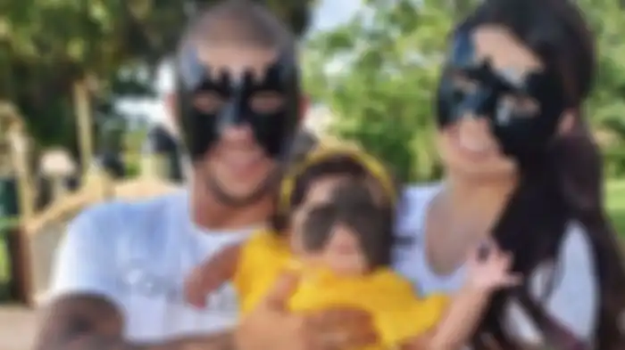 Bentuk dukungan orangtua Luna, ikut pakai topengh Batman 