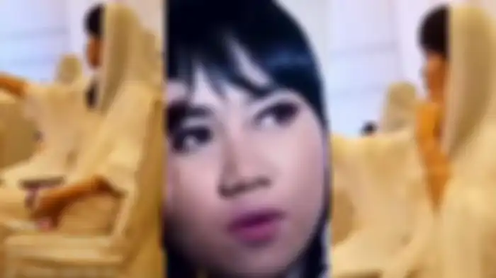 Mayang asyik selfie