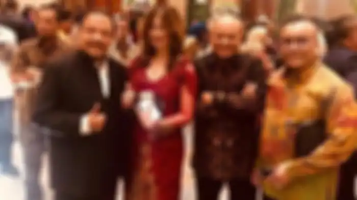 Zarima Mirafsur (kedua dari kiri) dan Togar Situmorang (paling kanan) saat hadiri acara seminar. 