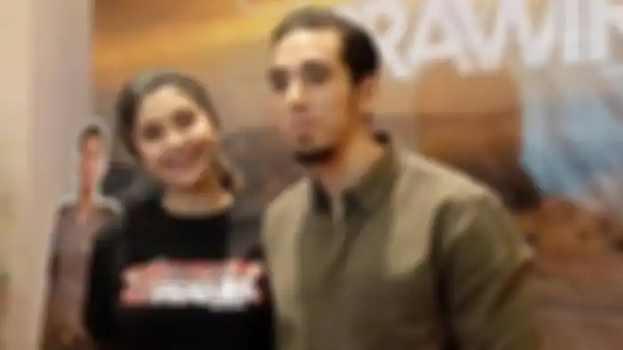 Di antara foto dakwah itu, anak Ayu Azhari, Axel Djody juga tertangkap kamera melakukan jalan hijrah dengan sejumlah musisi kondang lainya.
