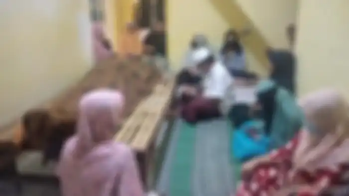 Sebelum meninggal dunia, pedangdut legendaris Imam S Arifin sempat beberapa kali mengunggah foto putrinya, Resti Destami Arifin. 