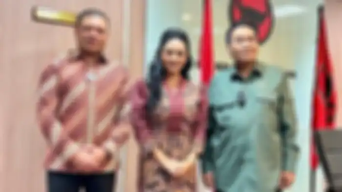 Raul Lemos berkunjung ke kantor Krisdayanti di DPR RI. 