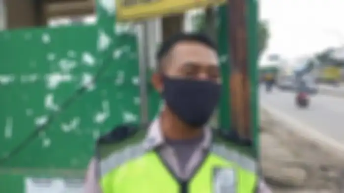 Seragam satpam akan diganti lagi warnanya.