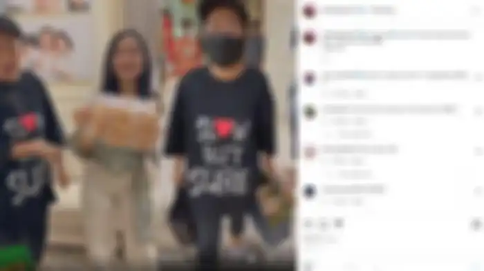 Soimah saat jenguk Rayyanza putra kedua Raffi Ahmad. 