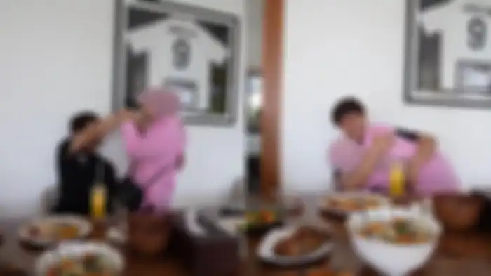 Momen Lesti Kejora izin pergi ke Rizky Billar sambil memeluk dan gelendotan.
