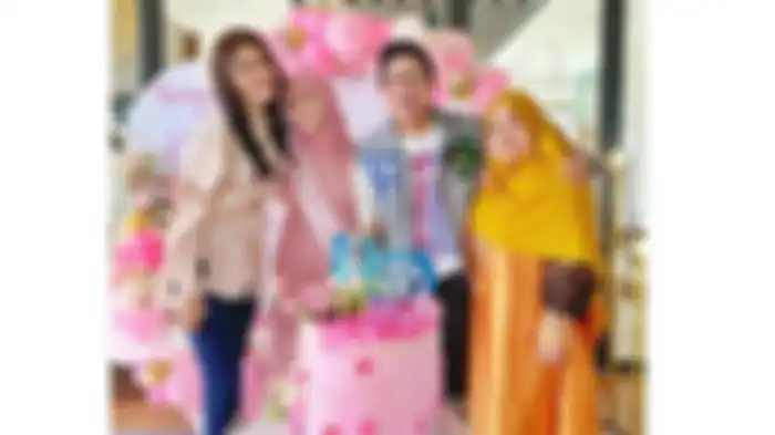 Bunga Niari dan Andika Mahesa akur di ulang tahun anak