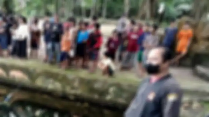 Penyanyi dangdut berinisial J (34) ditemukan tewas mengambang