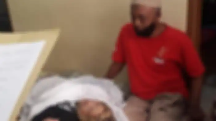 Wisatawan asal Sukabumi, Iceu, meninggal usai salat tahajud.