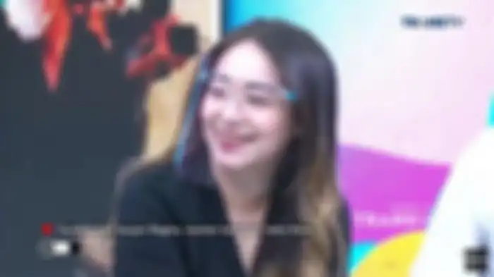 Susyen Regina saat menjadi bintang tamu di program Rumpi No Secret Trans TV, Senin (14/3/2022).