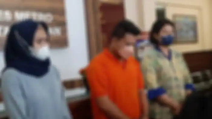 GP (31) tersangka pencabulan anak tiri di Jakarta Selatan.