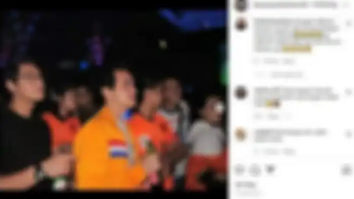 Foto Mantan Suami Mawar AFI, Steno Ricardo Gaus Memegang Botol Minuman Keras.