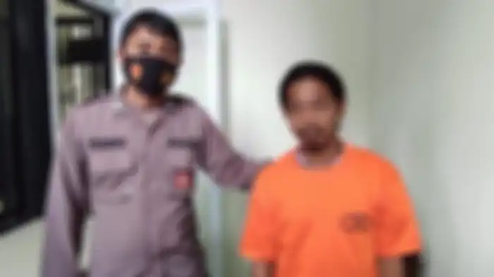 Pelaku perampokan bernama Tri Wahyudi Sutopo (30) warga Desa Mulung, Driyorejo, Gresik. 