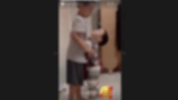 Rezky Aditya mengunggah video momen sang anak tengah bermain, Selasa (24/4/2022) malam. 