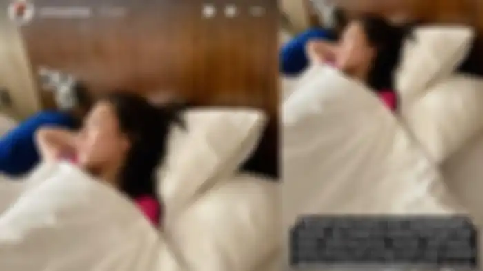 Ayu Ting Ting jatuh sakit saat umrah, terbaring lemah di atas ranjang tempat tidur 