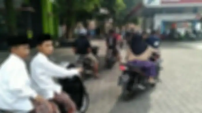 Antrean pertalite di SPBU Prambatan‎ 44.593.01, Kamis (9/6/2022).‎