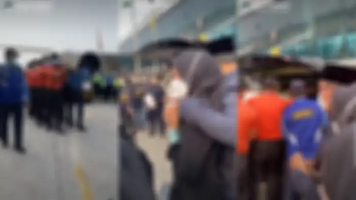 Momen Ridwan Kamil dan Atalia Praratya saksikan serah terima jenazah Eril di Bandara Soekarno-Hatta.