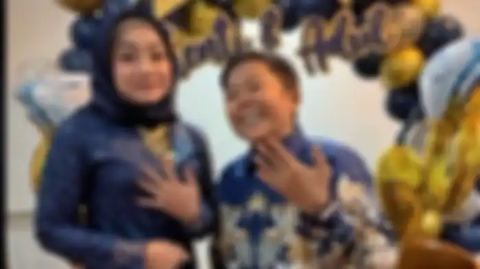 Adul dan sang istri kenal via Facebook.