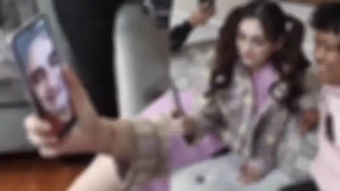 Marshel Widianto saat video call dengan ayah Celine Evangelista