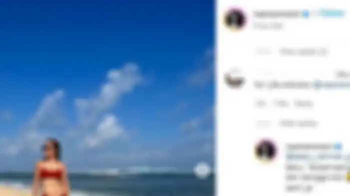 Naomi Zaskia tampil seksi dengan balutan bikini.