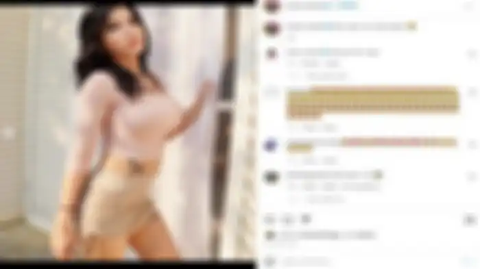 Tato naga di perut Maria Vania