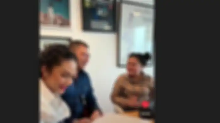 Dapat dukungan dari orang tuanya, Amora Lemos resmi bergabung dengan Sony Music