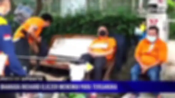 Saat Kuat Maruf cengengesan di lokasi rekonstruksi pembunuhan Brigadir J, Selasa (30/8/2022). 