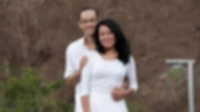 Suami Dee Lestari, Reza Gunawan, meninggal dunia usai sebulan dirawat karena stroke.
