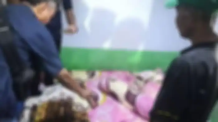 Seorang gadis remaja meninggal setelah melahirkan di kamar.