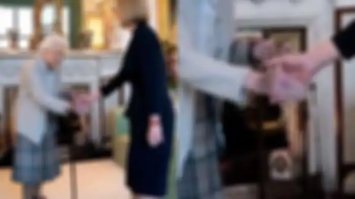 Kondisi tangan Ratu Elizabeth II yang jadi sorotan.