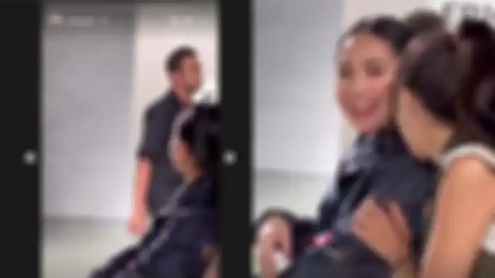 Nagita Slavina ngakak usai lihat penampilan Raffi Ahmad saat jadi model di New York