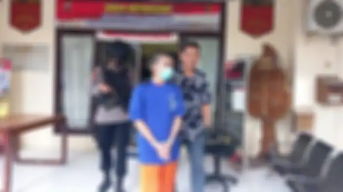 Tersangka MS (22) digelandang ke Rutan Polres Jepara. Ia menjadi tersangka kasus pencabulan. 