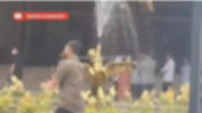 Jokowi tinjau lokasi pernikahan Eria Gudono dan Kaesang Pangarep di Pura Mangkunegaran Solo. 
