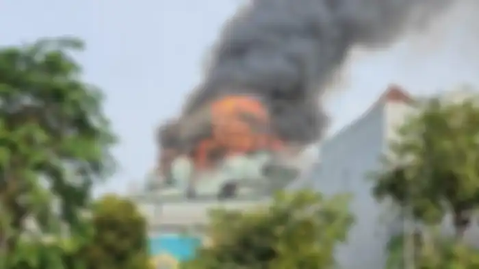 Kubah Masjid Jakarta Islamic Centre terbakar