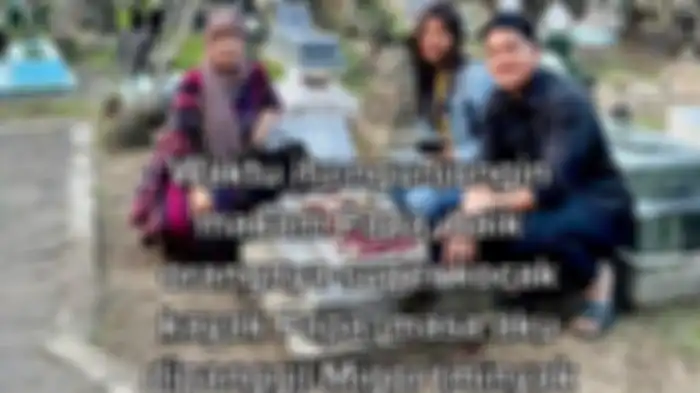 Kaesang bersama keluarga Erina Gudono