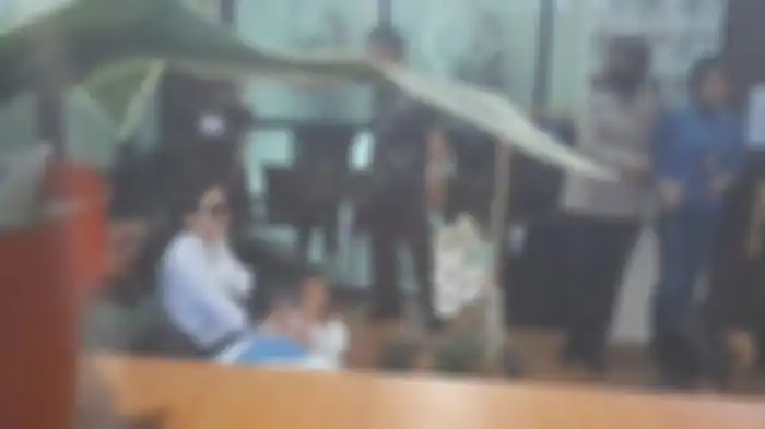 Potret Nikita Mirzani saat dibawa ke Kejaksaan Negeri Serang