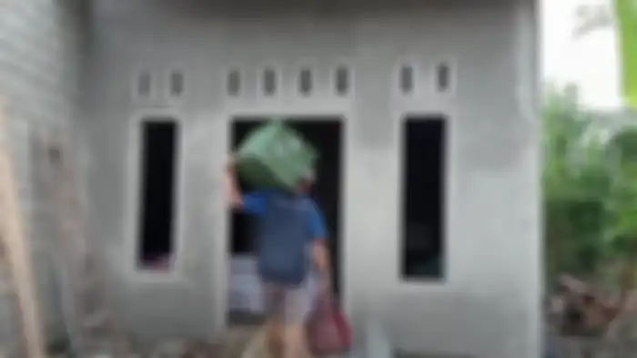 Proses renovasi rumah Farel Prayoga