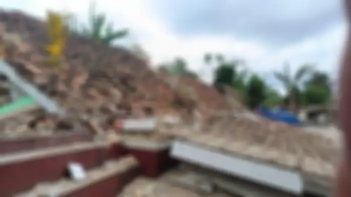 Gempa bumi Cianjur robohkan rumah warga, gedung sekolah, hingga bangunan lainnya pada Senin (21/11/2022)