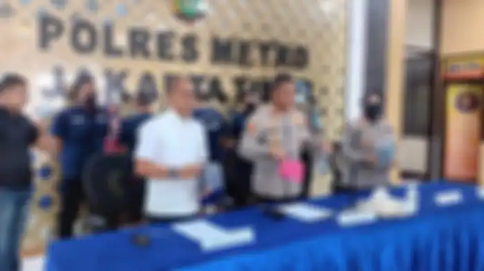 Maling motor ngaku polisi modal airsoft gun berhasil ditangkap.