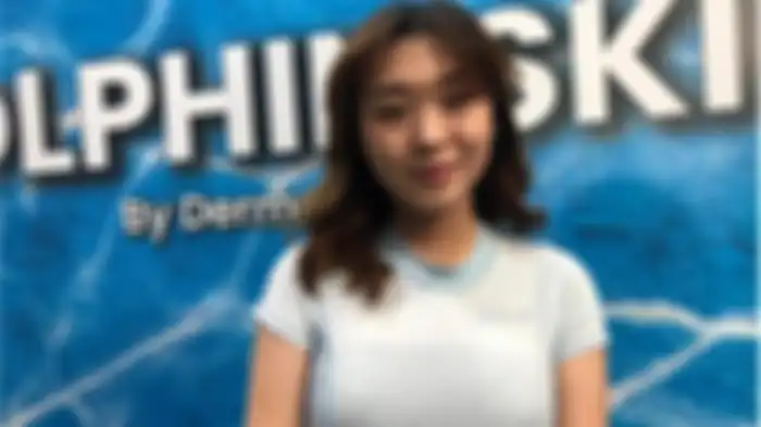 Livy Renata menjalankan perawatan kecantikan dolphin skin bernilia Rp 2 hingga 10 juta