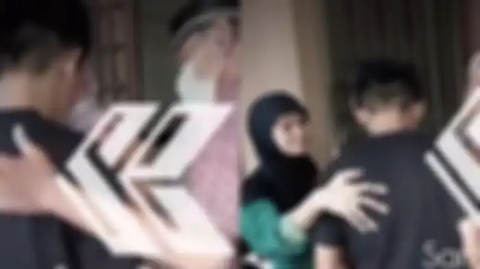 Tiko mengunjungi keluarganya di kampung halaman meskipun 12 tahun tak pernah dikunjungi.